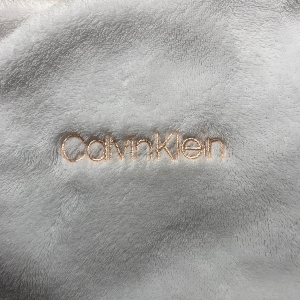Calvin Klein White Robe - Picture 4 of 6